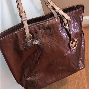 MichaelKors Jet Set Mirror Metallic Tote Rose Gold